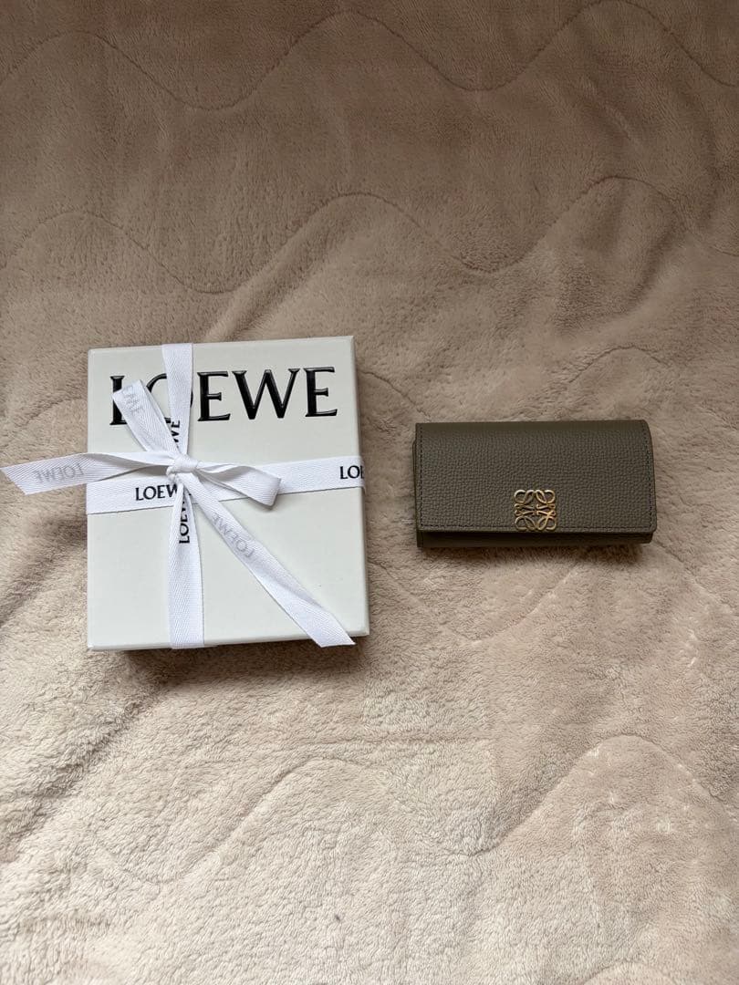 LOEWE キーケース ギフトボックス付き