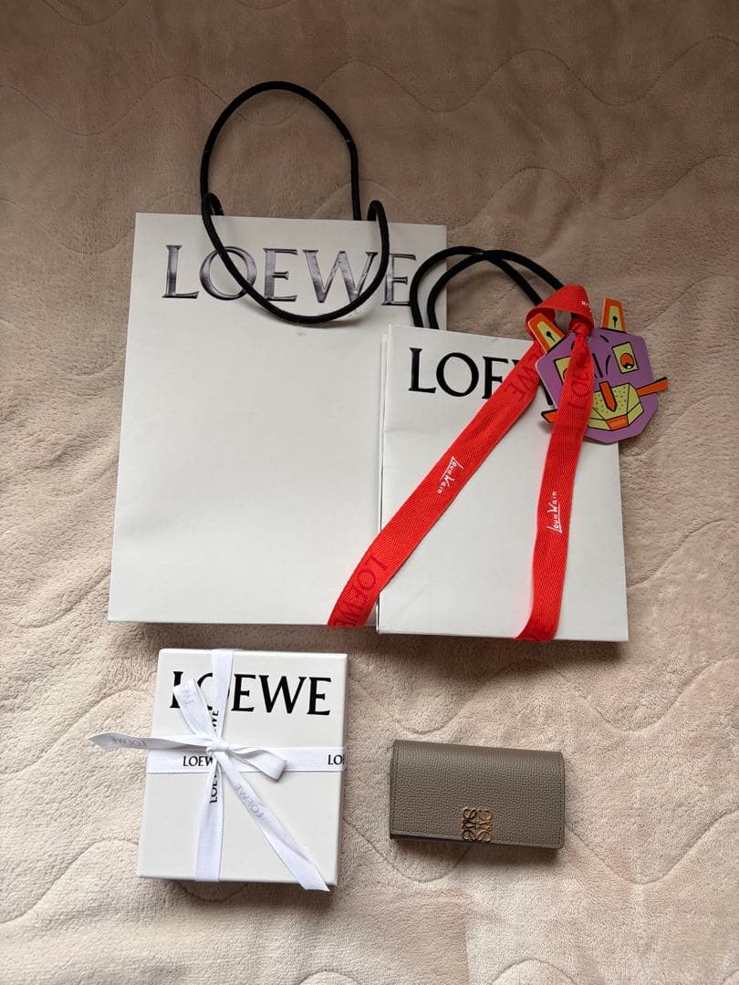 LOEWE キーケース ギフトボックス付き