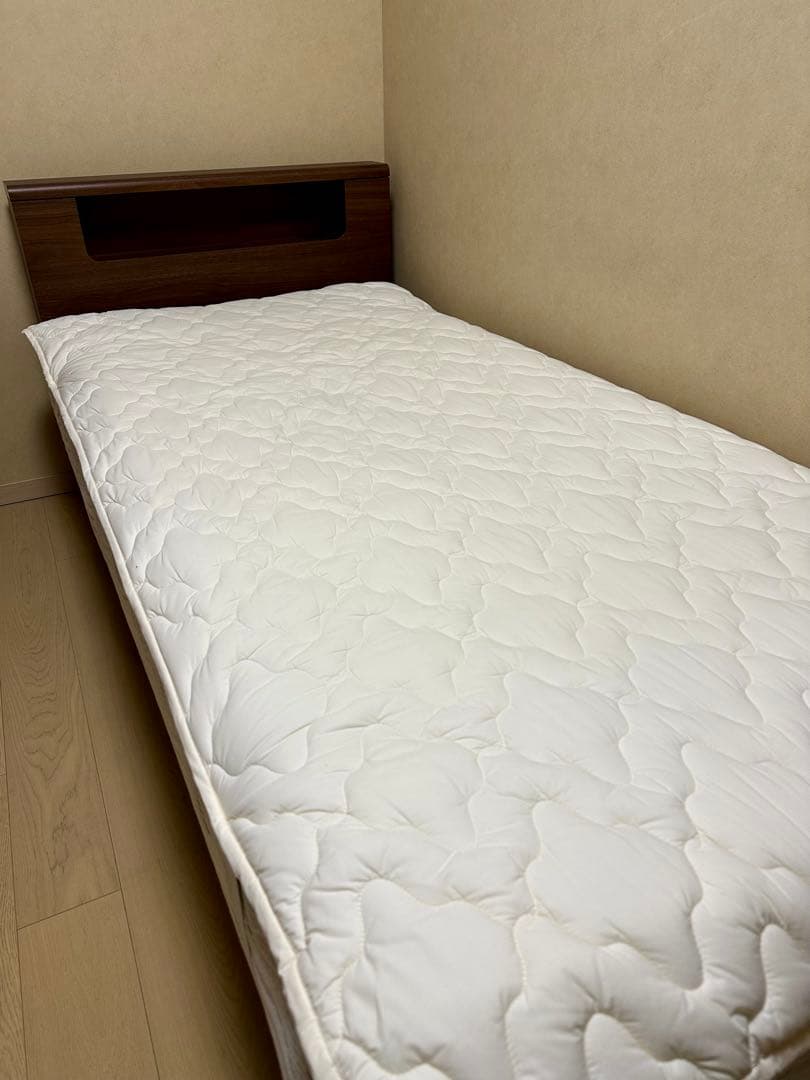 【りこ】シモンズ　ベッド