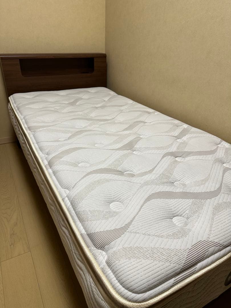 【りこ】シモンズ　ベッド