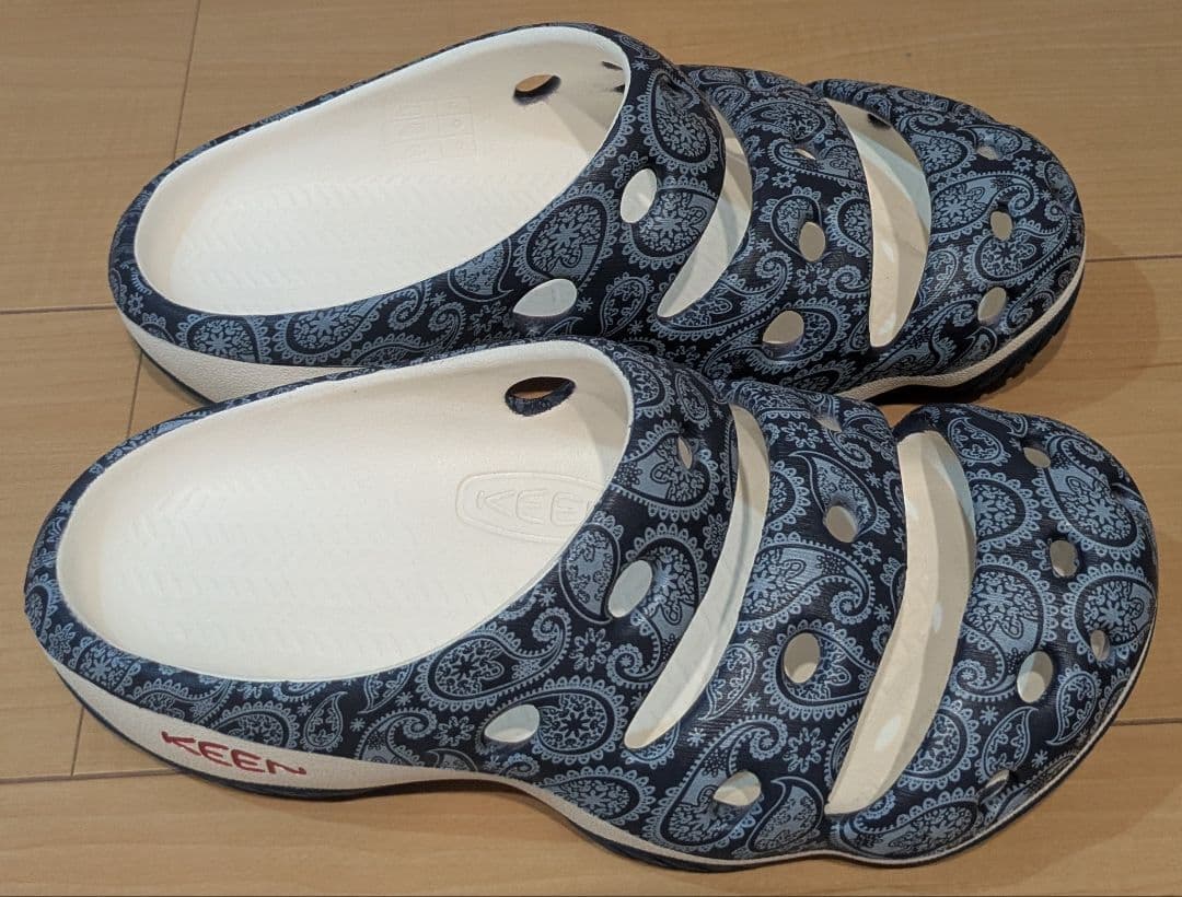 【希少】【限定品】 サンダル キーン ヨギ アーツ ブルーペイズリー US8