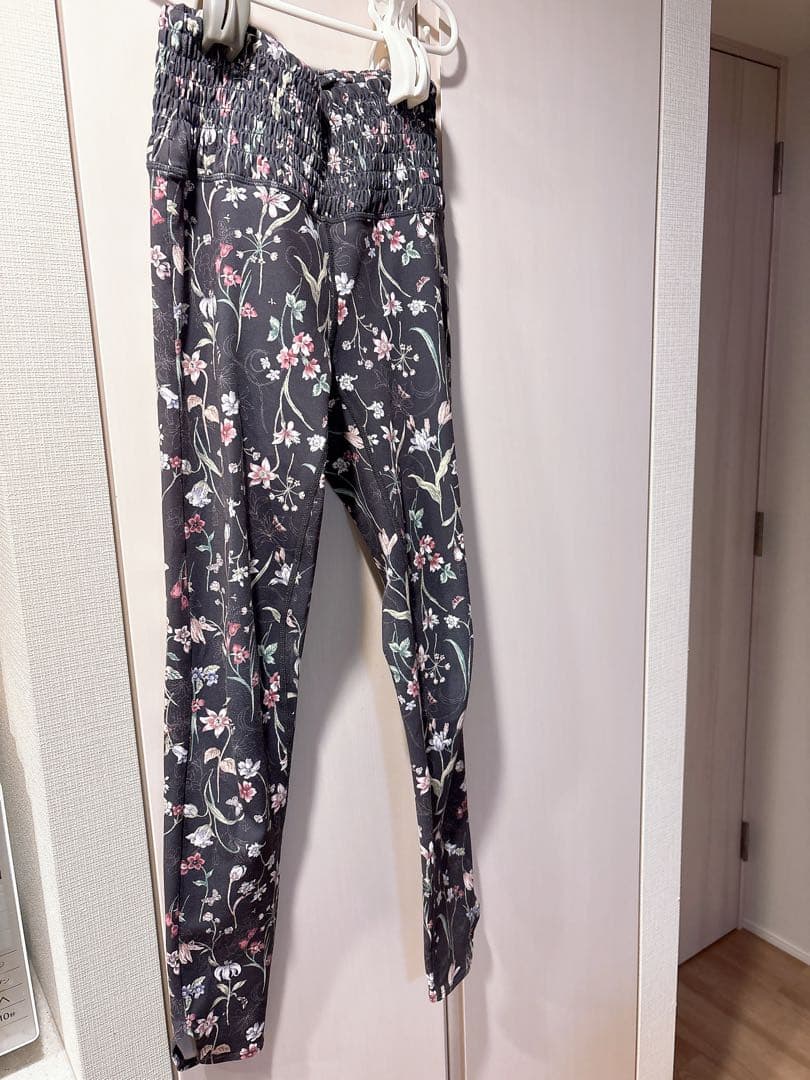 tiaraさん専用 SUKALA ヨガウェア 上下セット Sサイズ