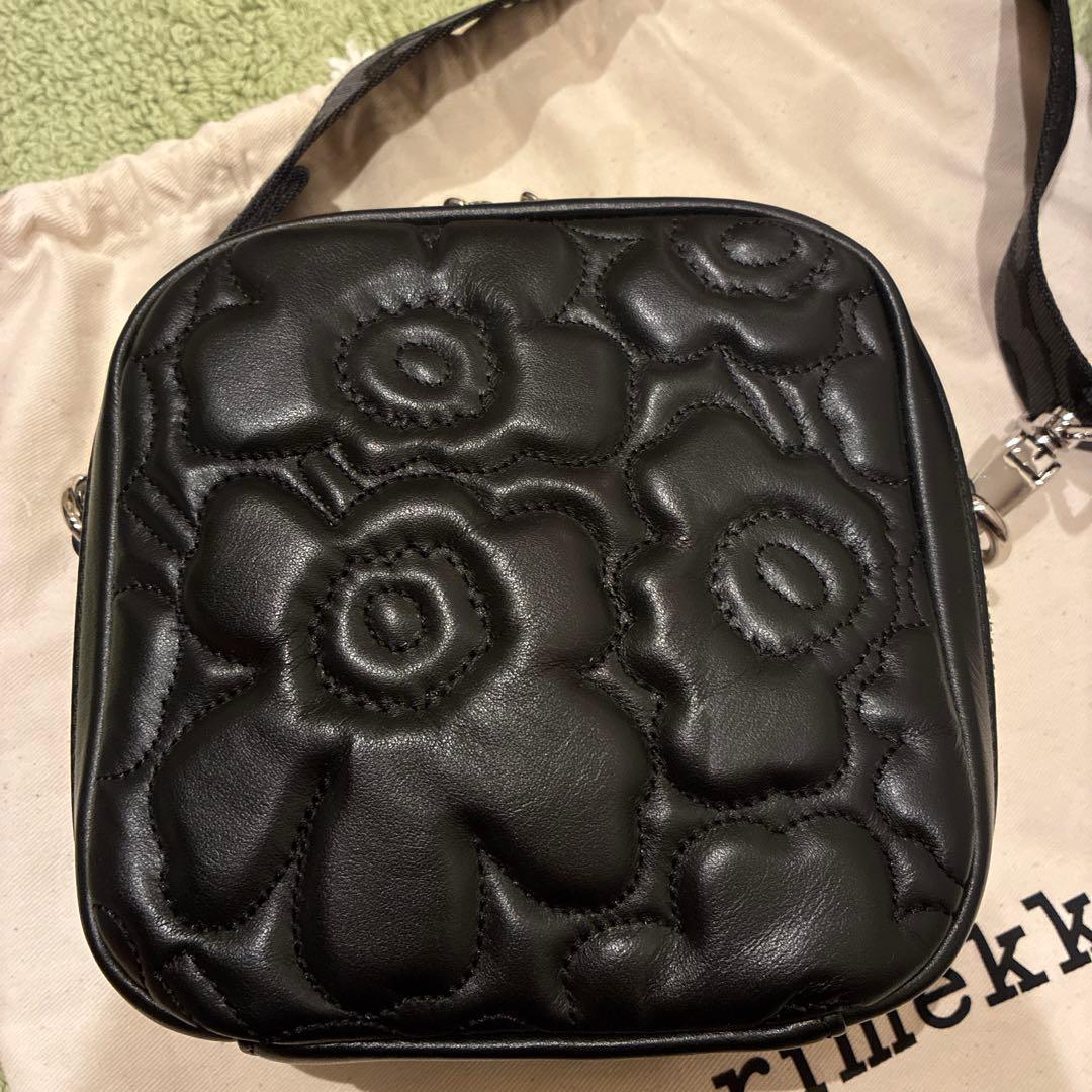 marimekko ブラックショルダーバッグ