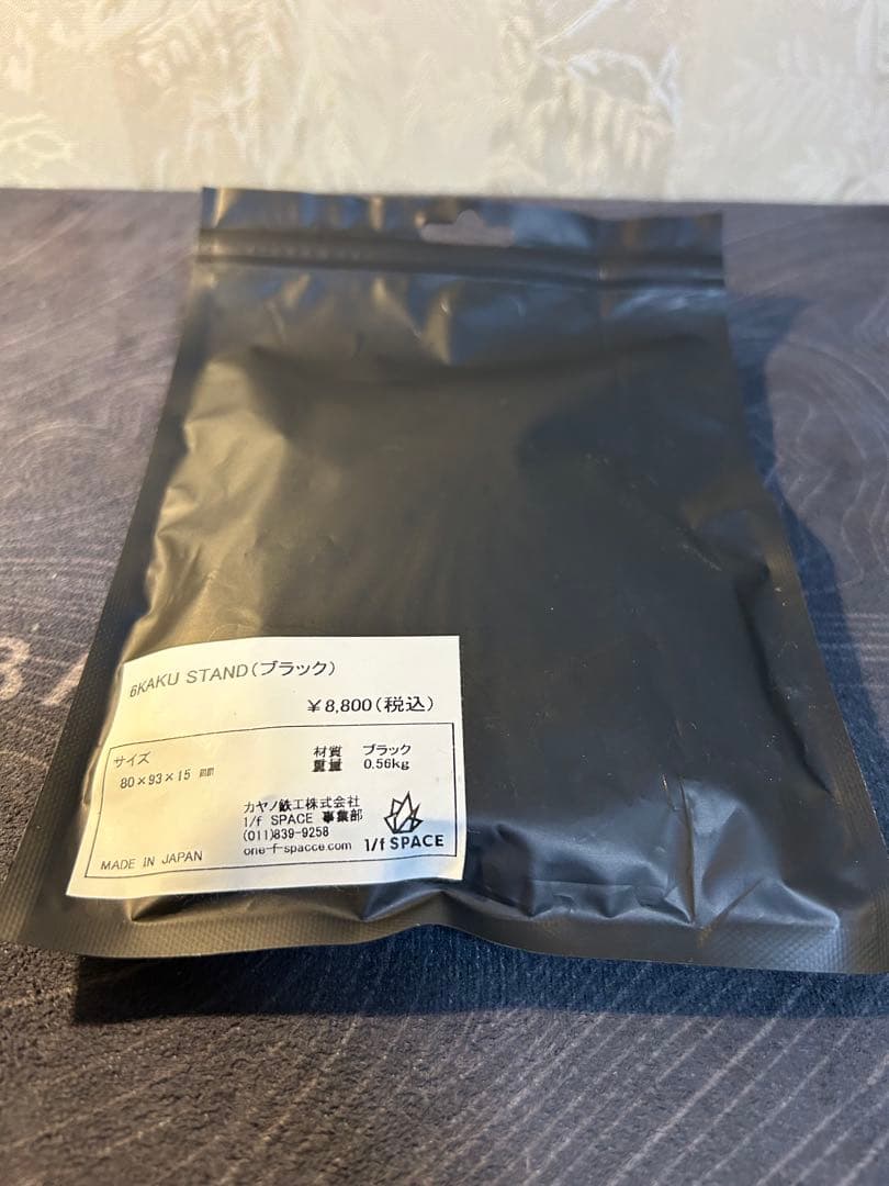6KAKU STAND（ブラック）　1/f SPACE