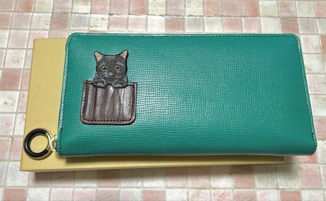 本格革財布　職人さん手造り　大容量でも綺麗に入る