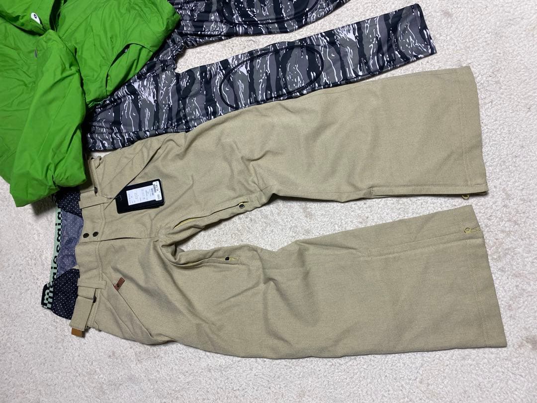 レディース　スノーボード　スキーウェア上下　おまけ付　ROXY パンツは未使用