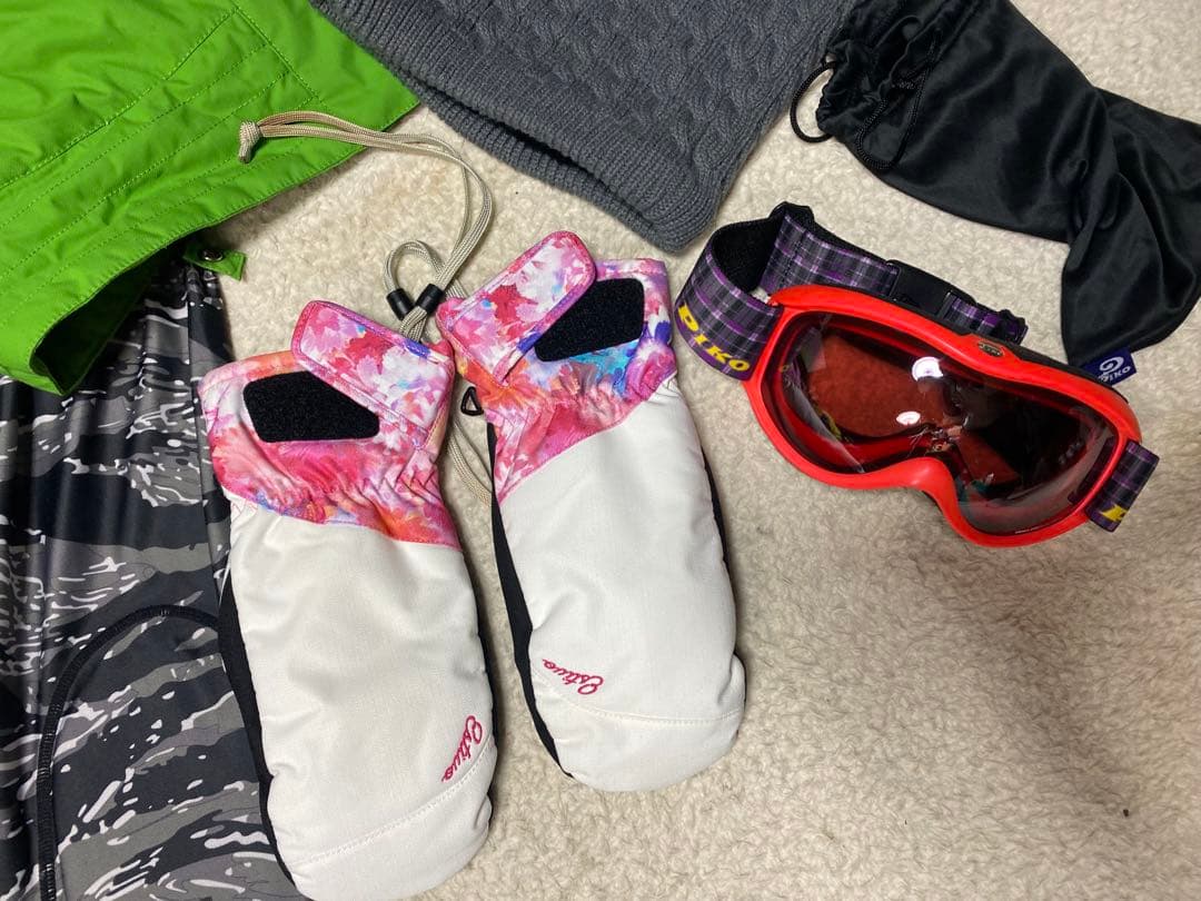 レディース　スノーボード　スキーウェア上下　おまけ付　ROXY パンツは未使用