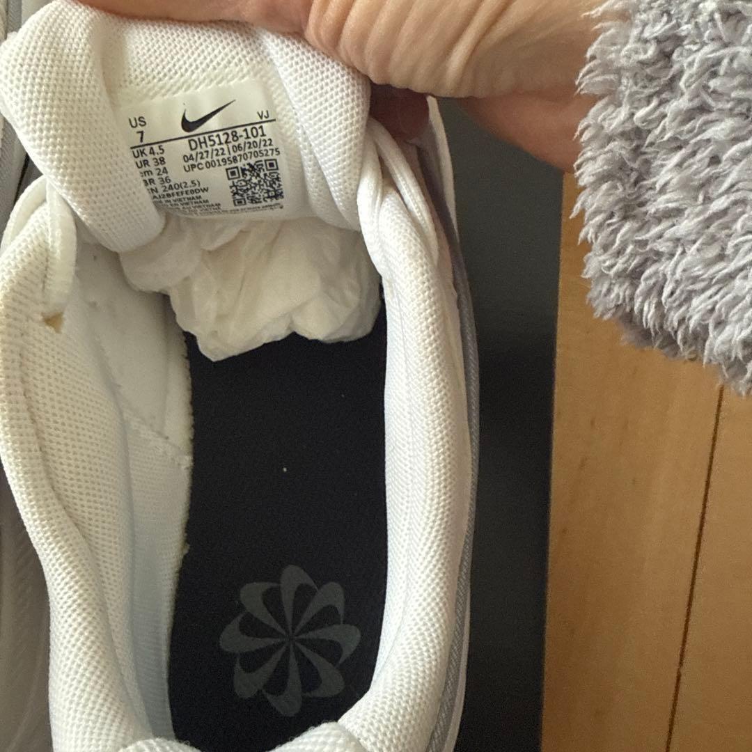 Nike Air Force 1 ホワイト スニーカー