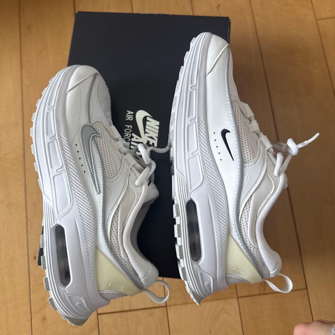 Nike Air Force 1 ホワイト スニーカー