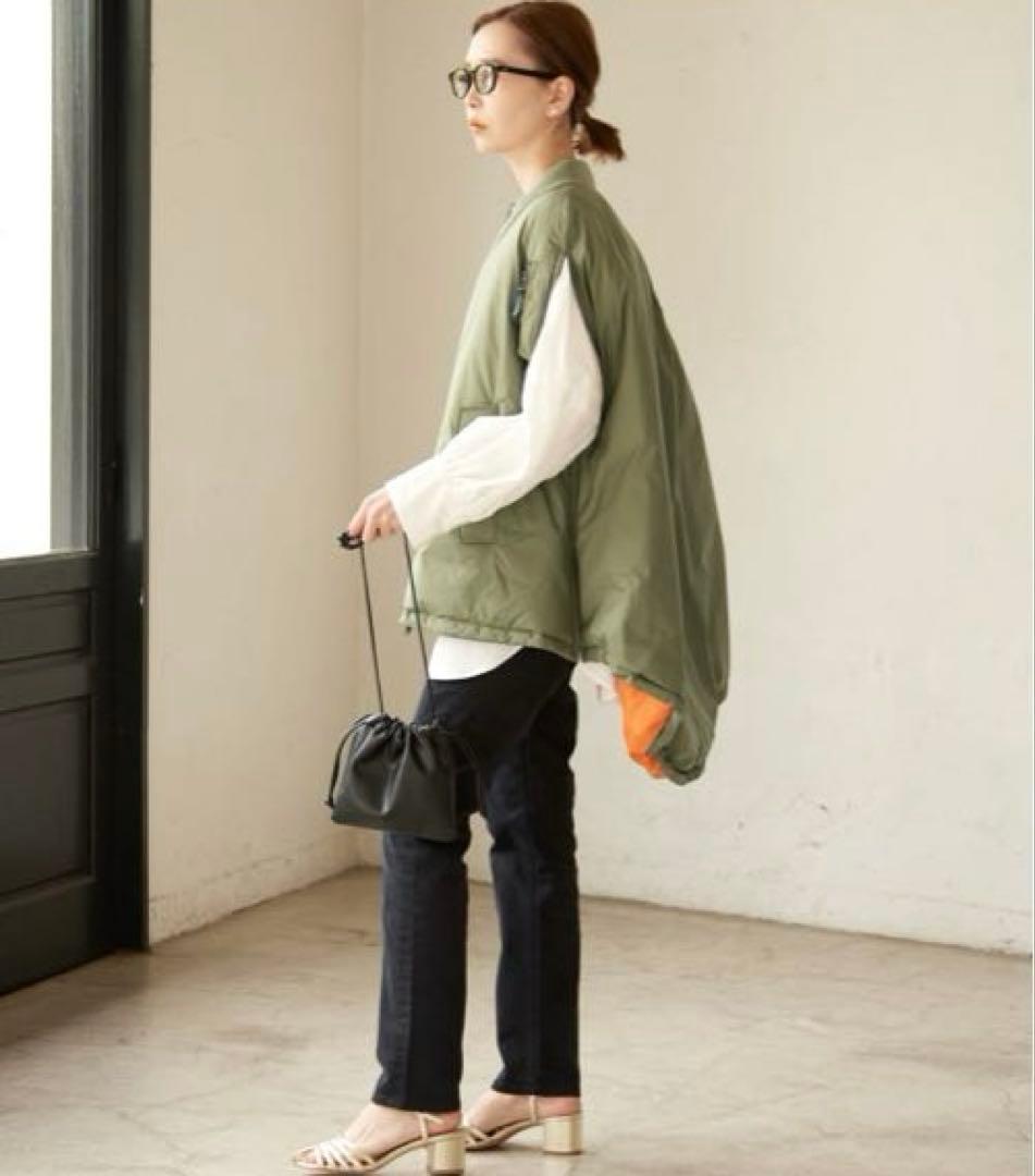 スローブイエナ　ELE STOLYOF Victoria Down MA-1