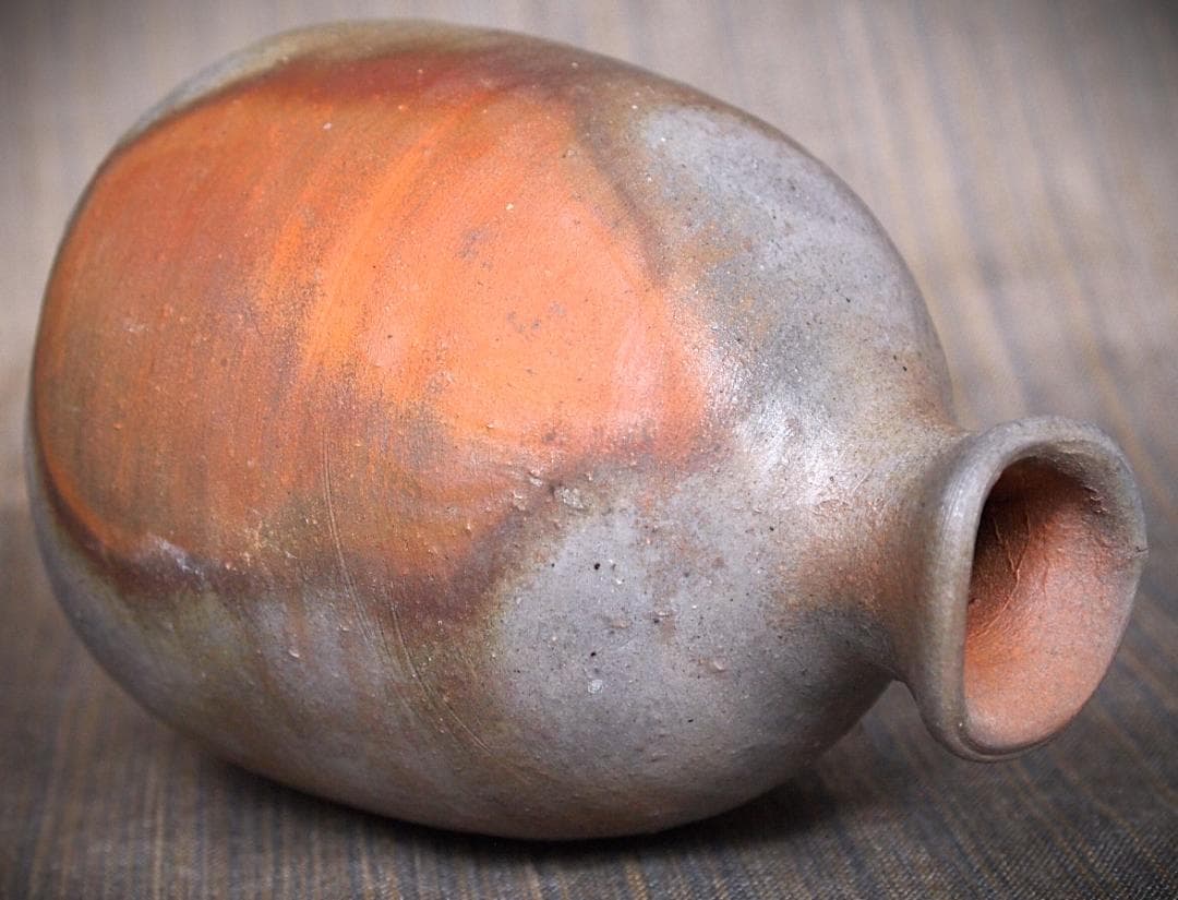 人気作家★中村和樹【師：中村真・中村六郎】★備前【窯変】徳利①★共箱・布