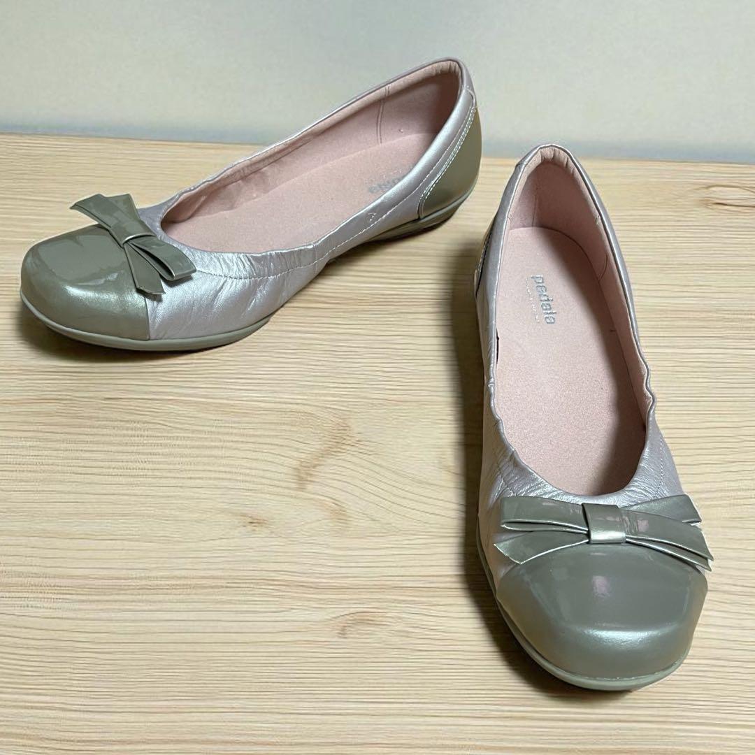 美品 pedaia アシックス エナメル レザー バレエシューズ 23.5