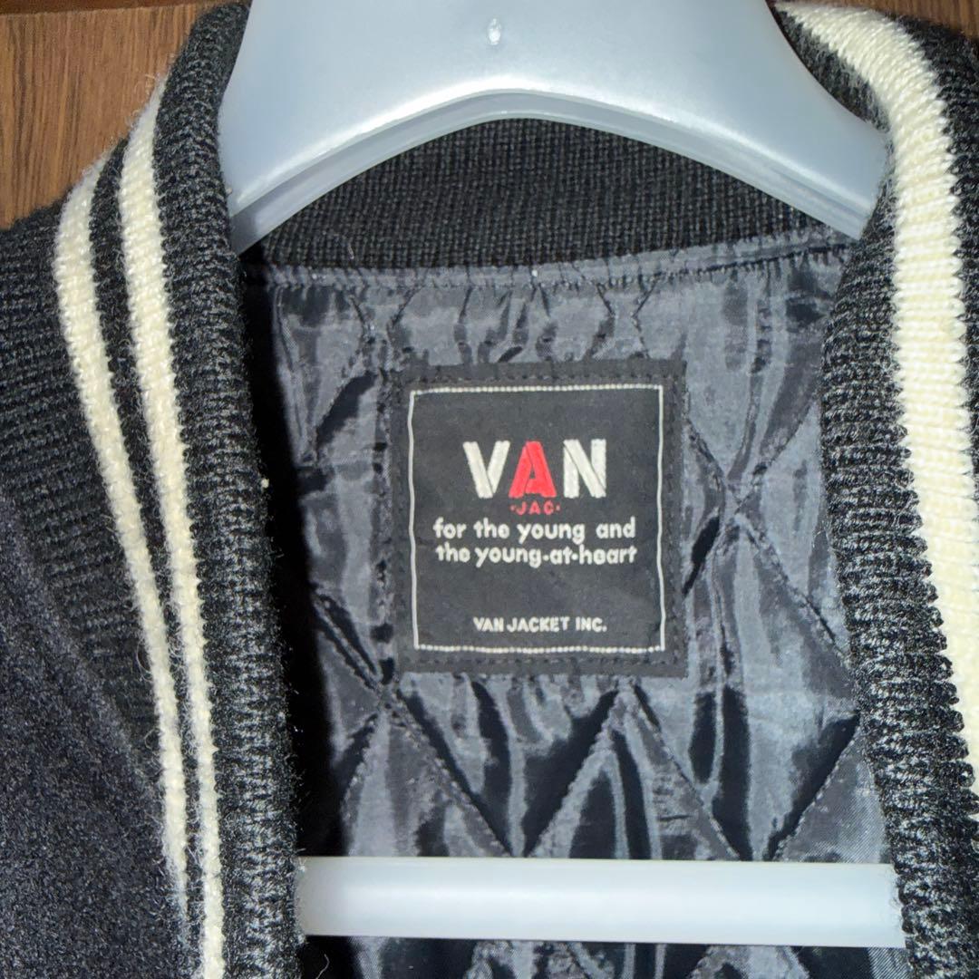 VAN スタジャン ブラック