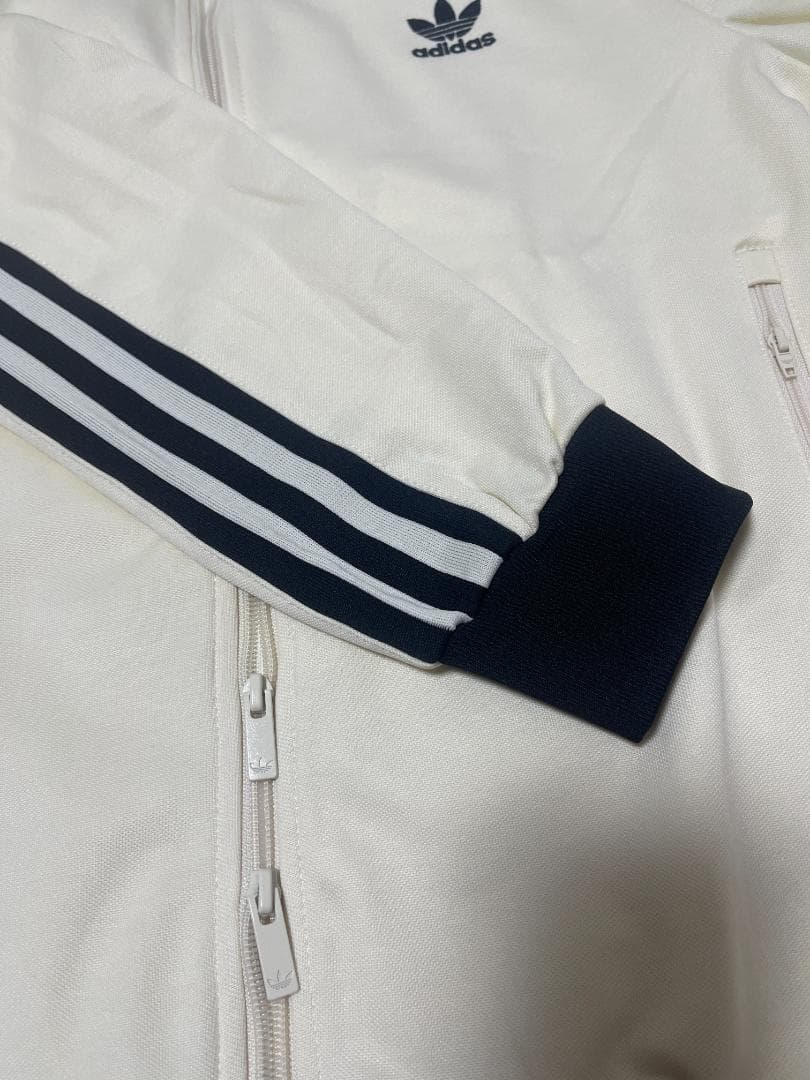 ［新品］adidas アディダスオリジナルストラックジャケットLベージュ男女兼用