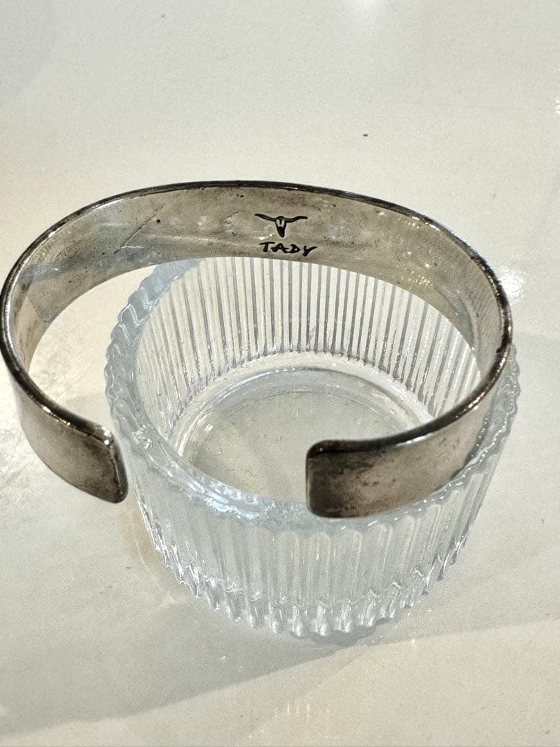 Tady ロングホーン バングル