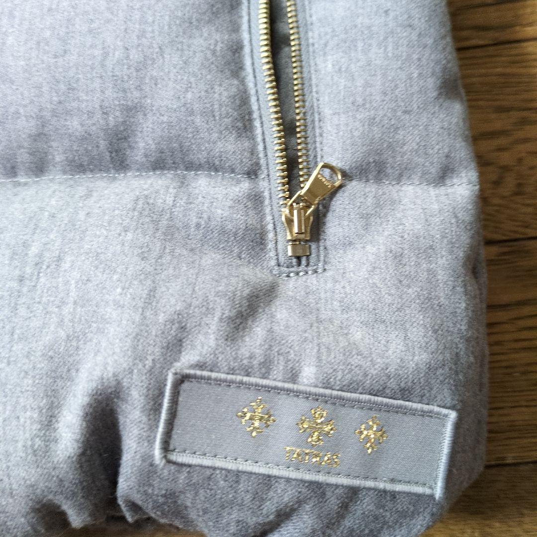 週末値下げ、TATRAS フード付きグレー ダウンベスト02