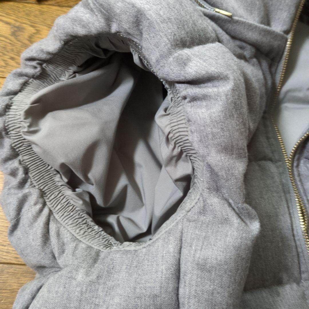 週末値下げ、TATRAS フード付きグレー ダウンベスト02