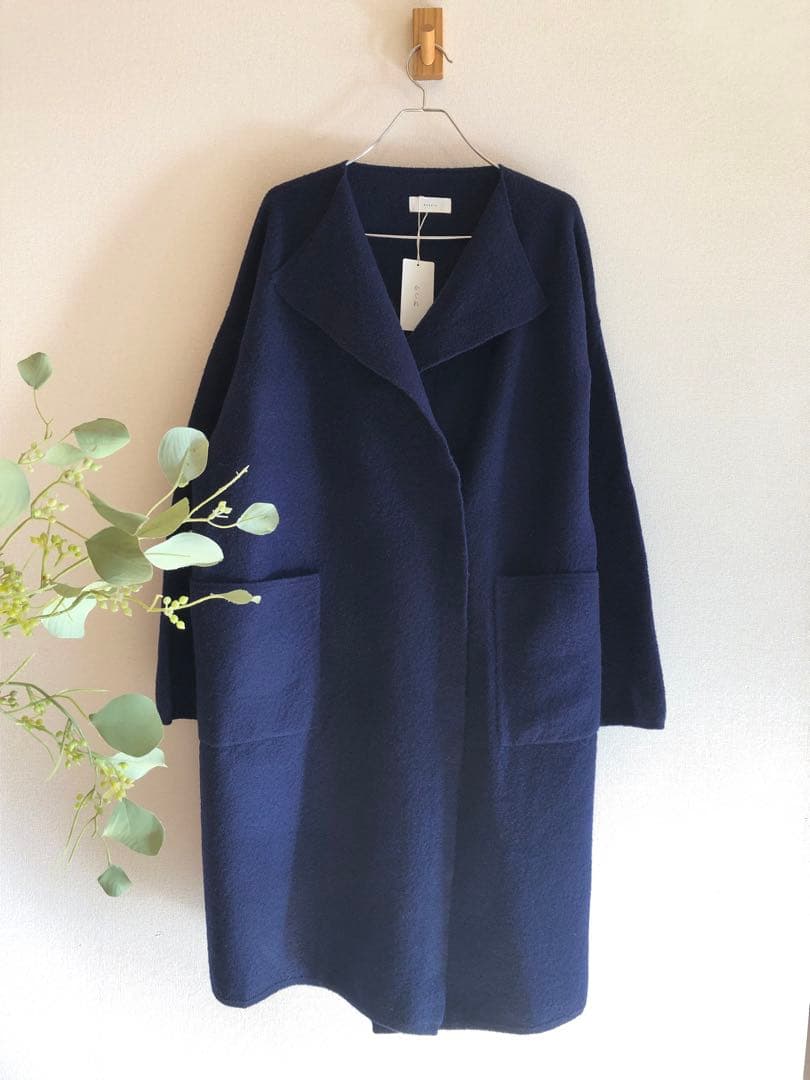 新品タグ付　かぐれ圧縮ウールノーカラーコート