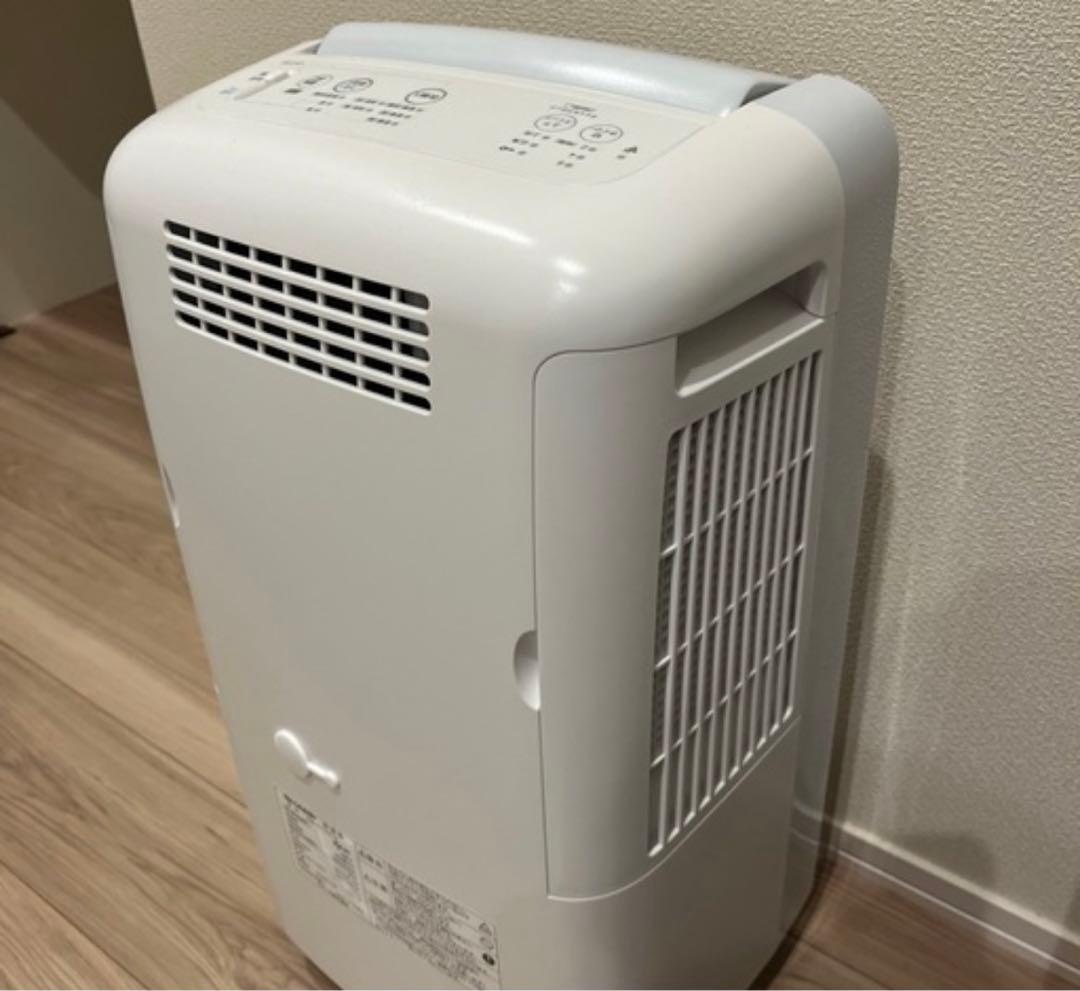 ★nanao★　2024年製シャープ冷風衣類乾燥除湿機 CM-S100W