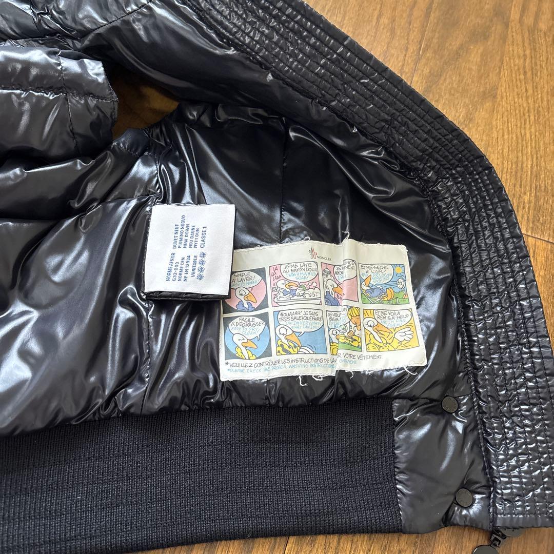 Moncler ブラックダウンベスト0
