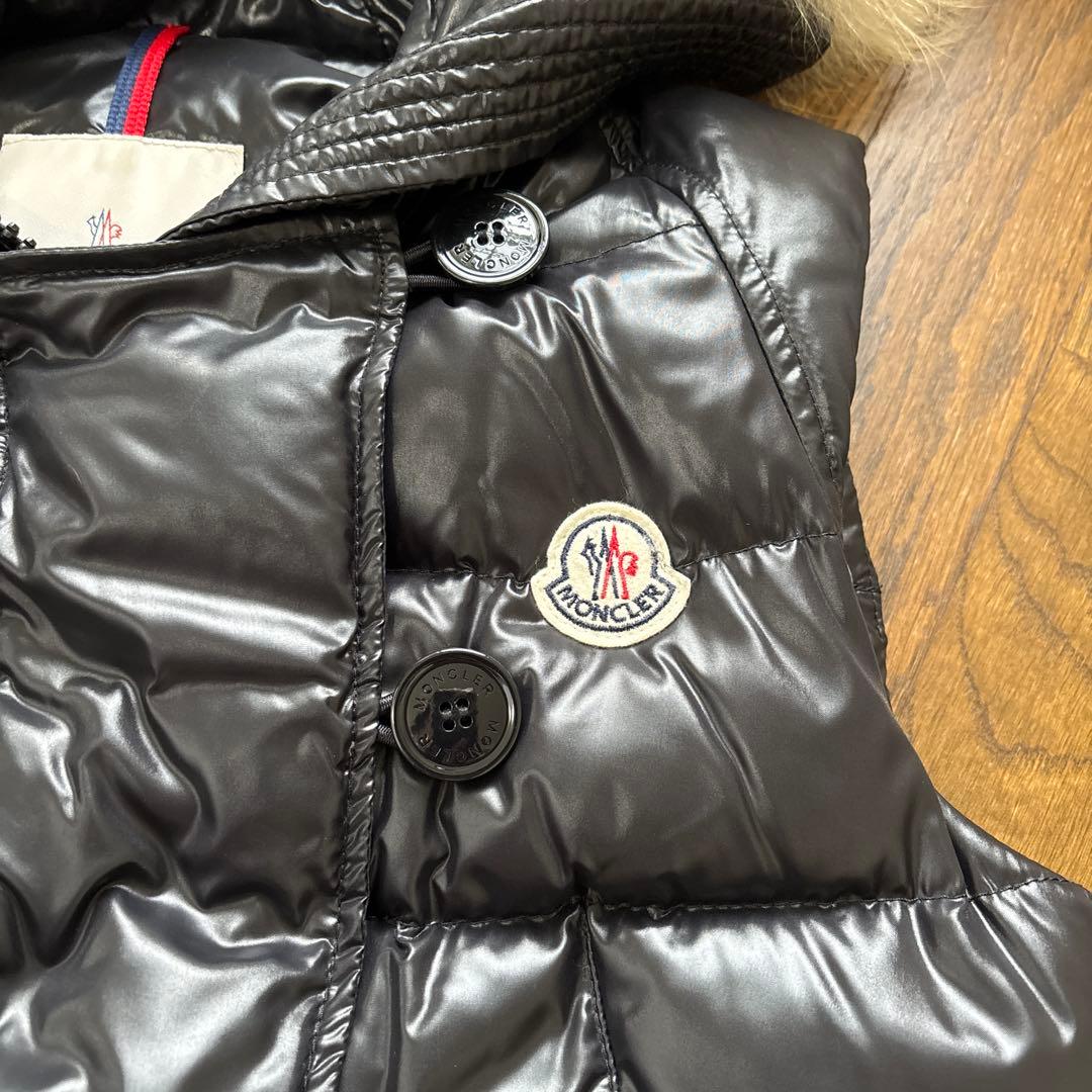 Moncler ブラックダウンベスト0