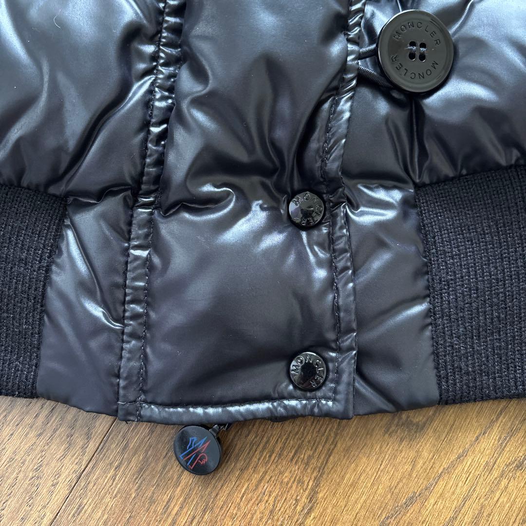 Moncler ブラックダウンベスト0