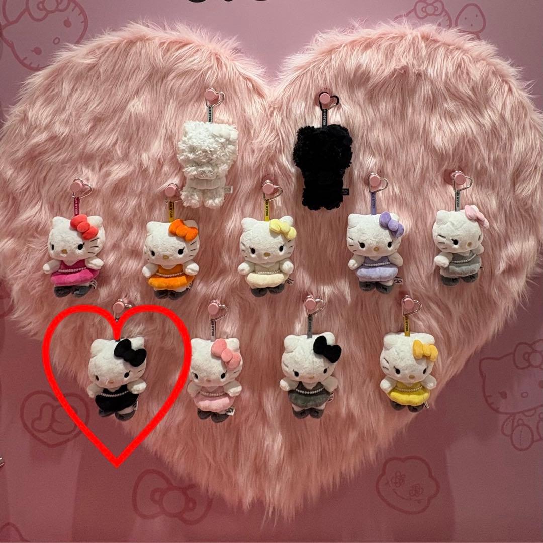 ジス　HELLO KITTY コラボぬいぐるみBLACK 黒