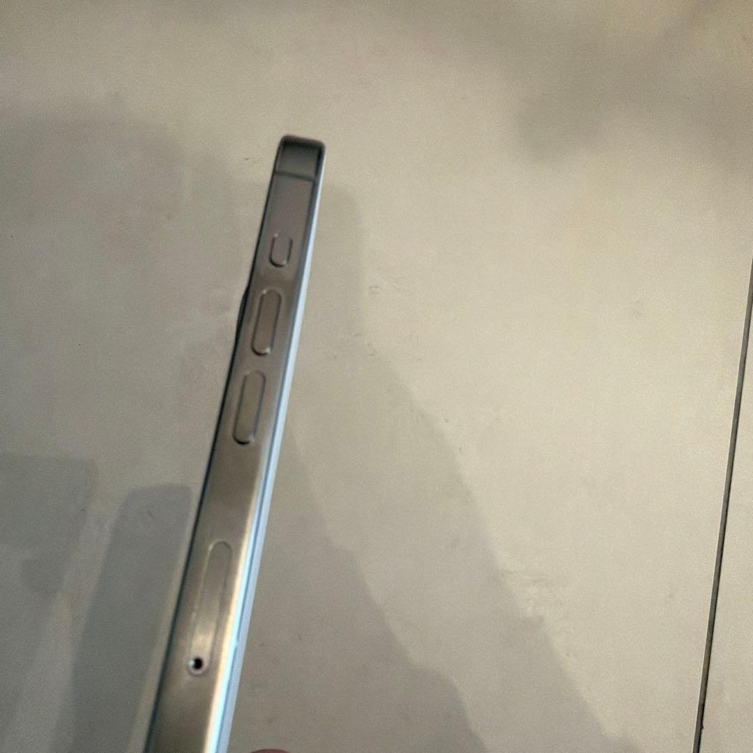 Apple iPhone 15Pro 256GBナチュラルチタニウム本体