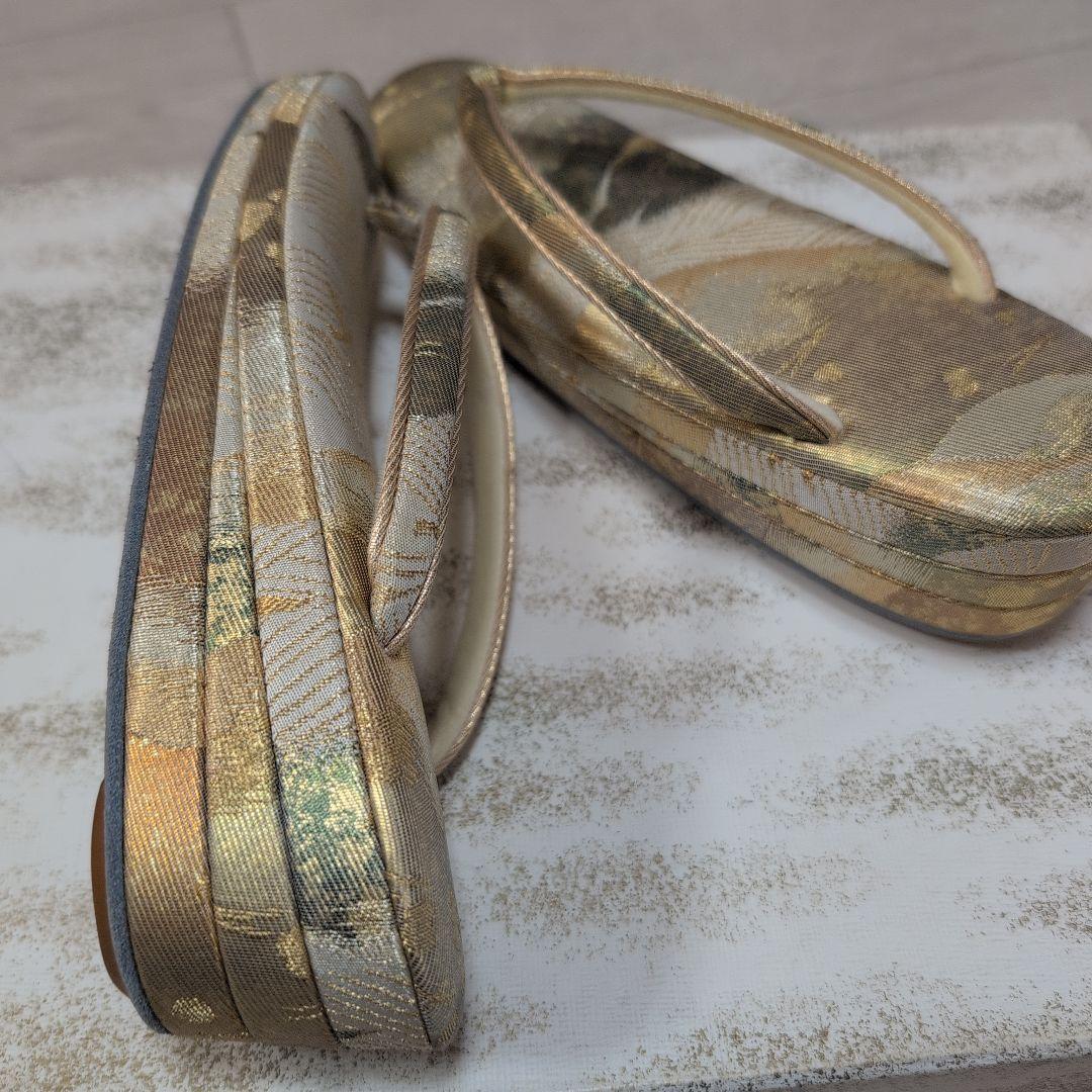 ももCafe様銀座ぜん屋本店　ゴールド地で品も良し　格もある