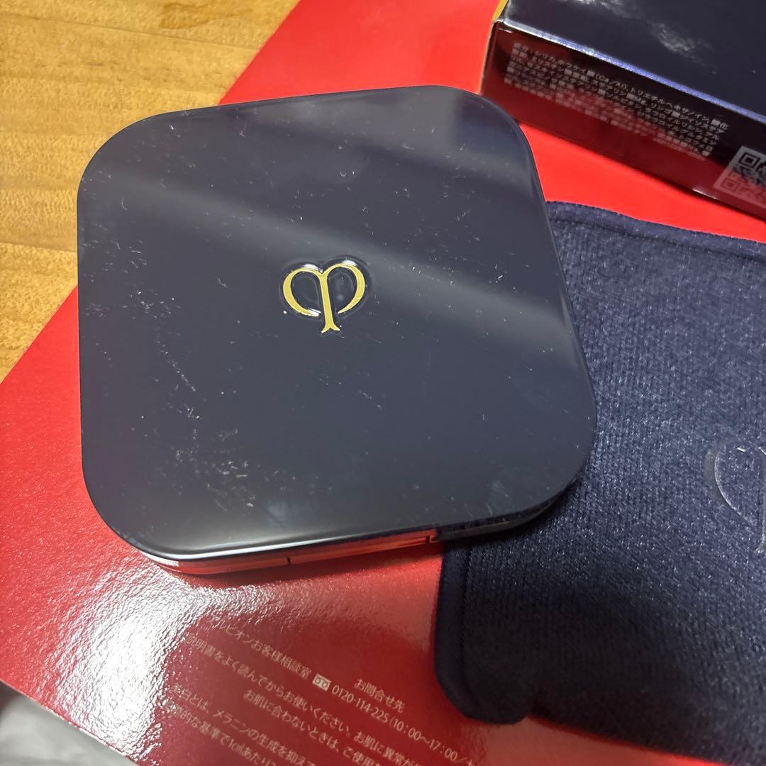 クレド・ボー　ポーテ　プードルコンパクトエサンシエルn