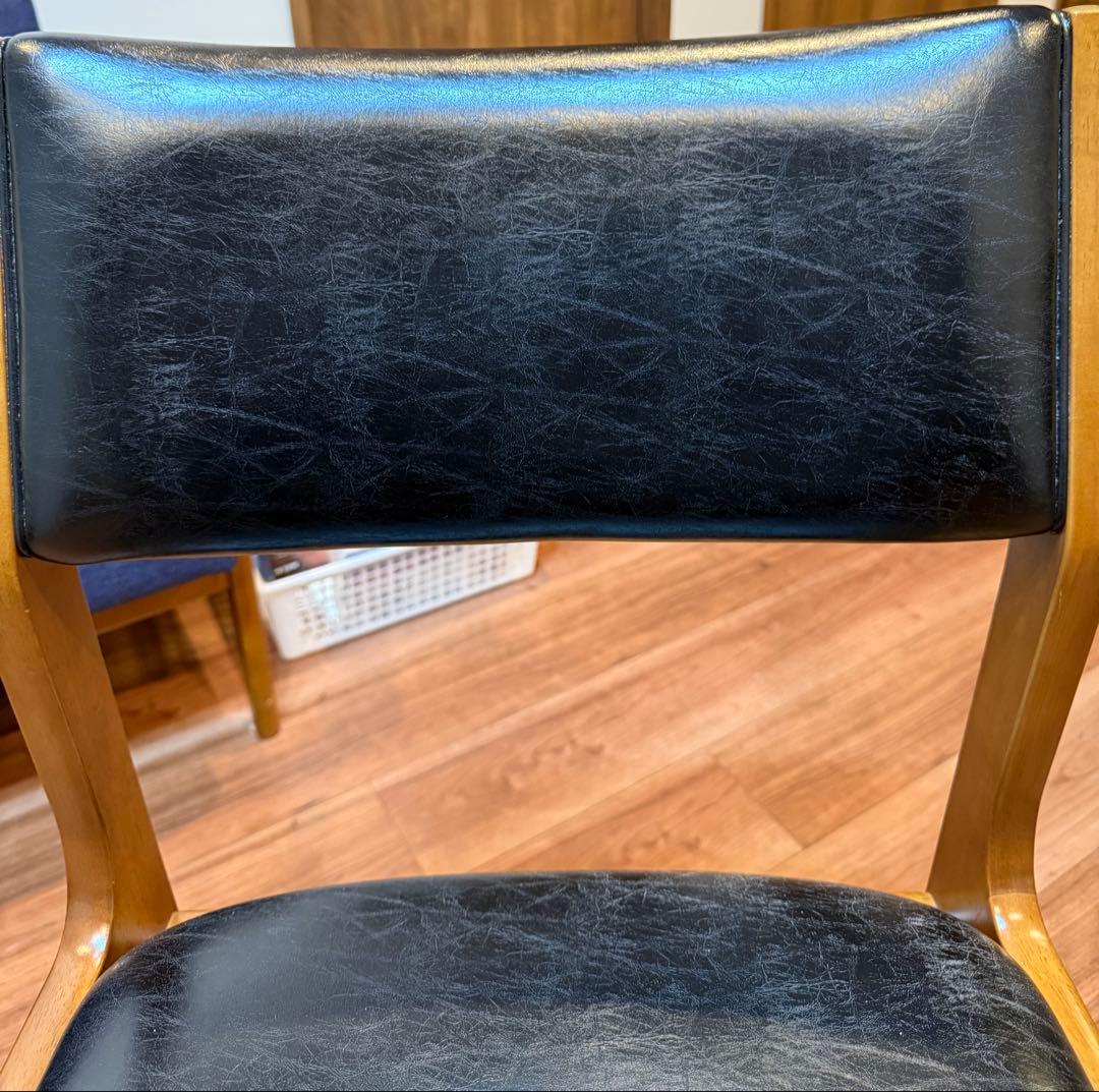 カリモク60アームレスダイニングチェアブラック