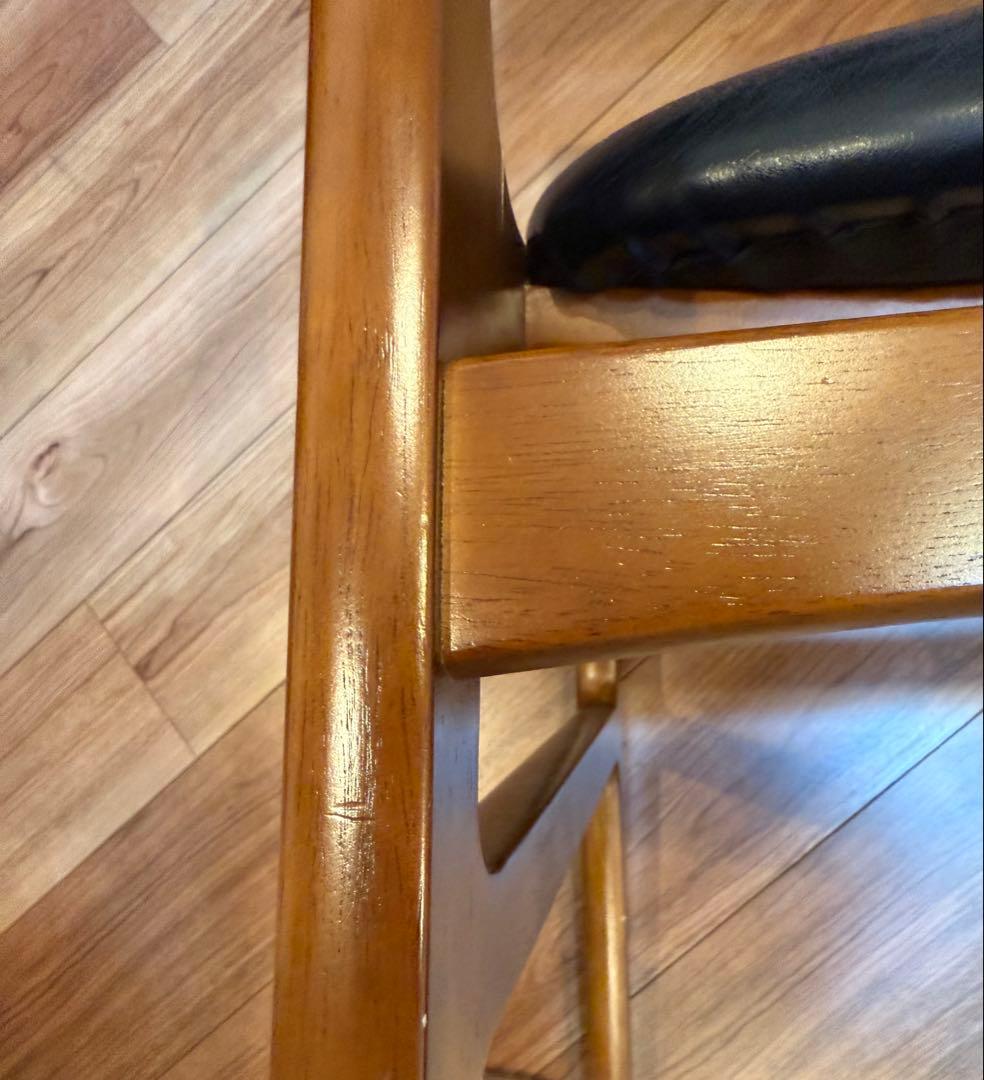 カリモク60アームレスダイニングチェアブラック