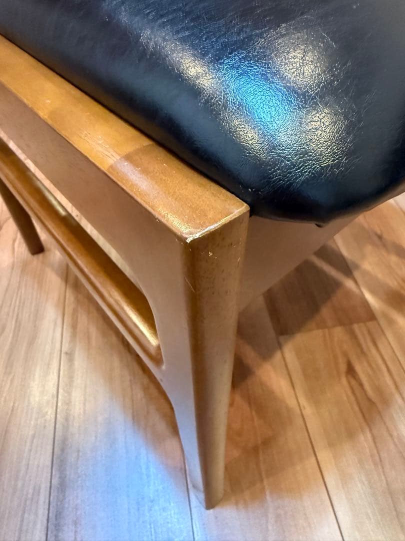 カリモク60アームレスダイニングチェアブラック