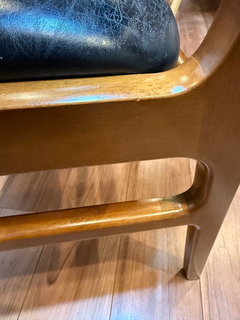 カリモク60アームレスダイニングチェアブラック