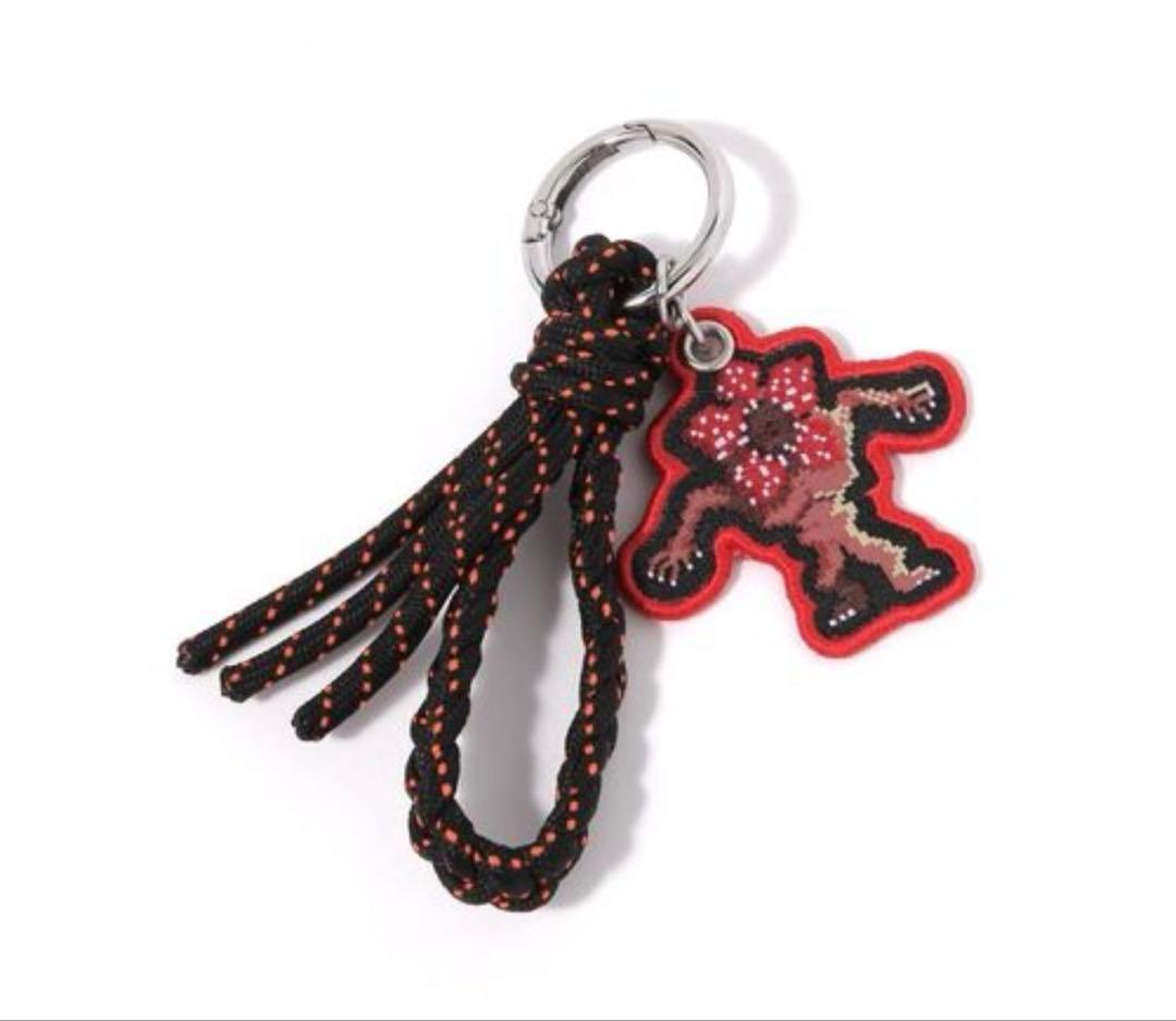 早い者勝ち⭐︎STRANGER THINGS コラボリングポーチ＆チャームセット