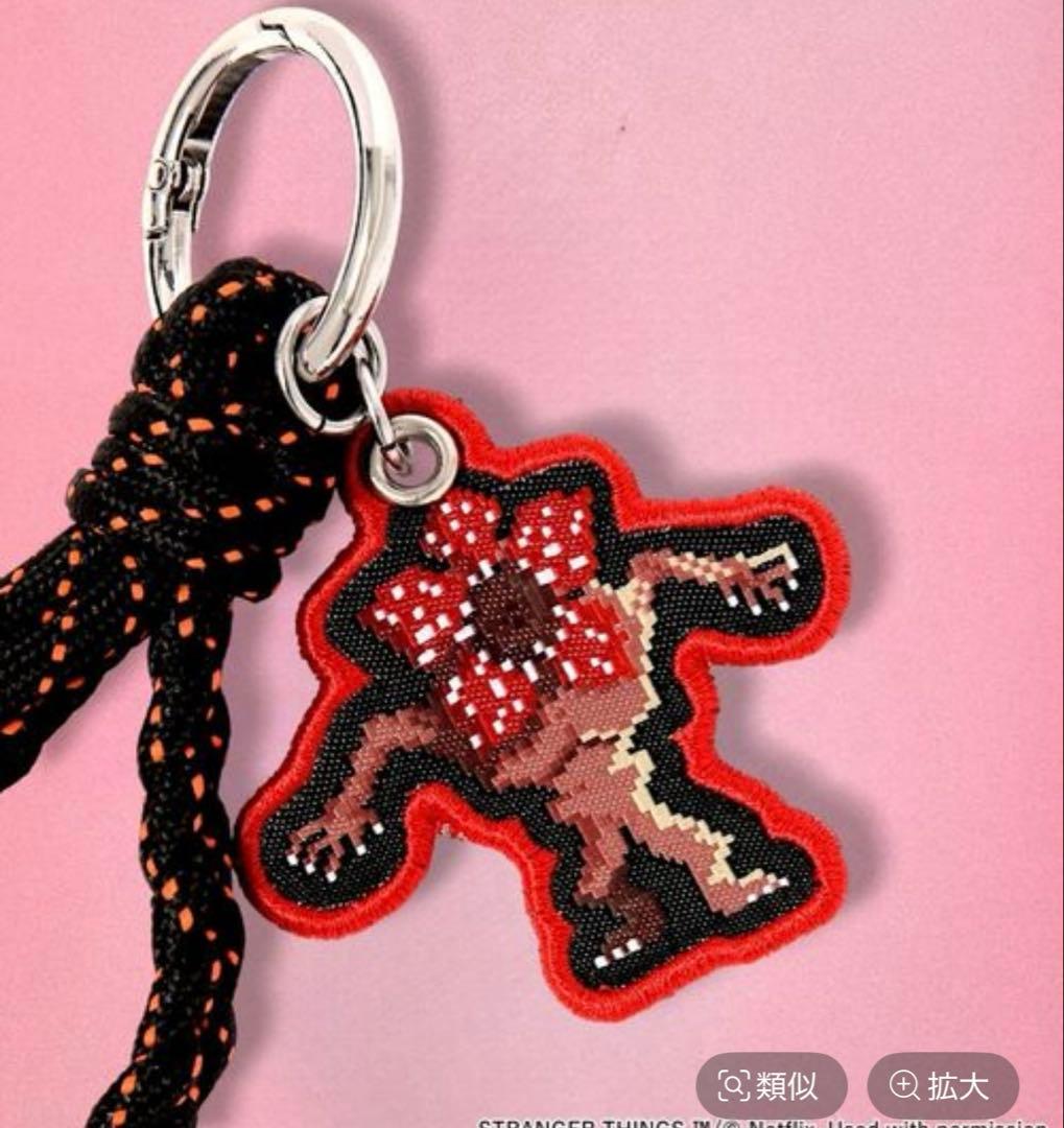 早い者勝ち⭐︎STRANGER THINGS コラボリングポーチ＆チャームセット