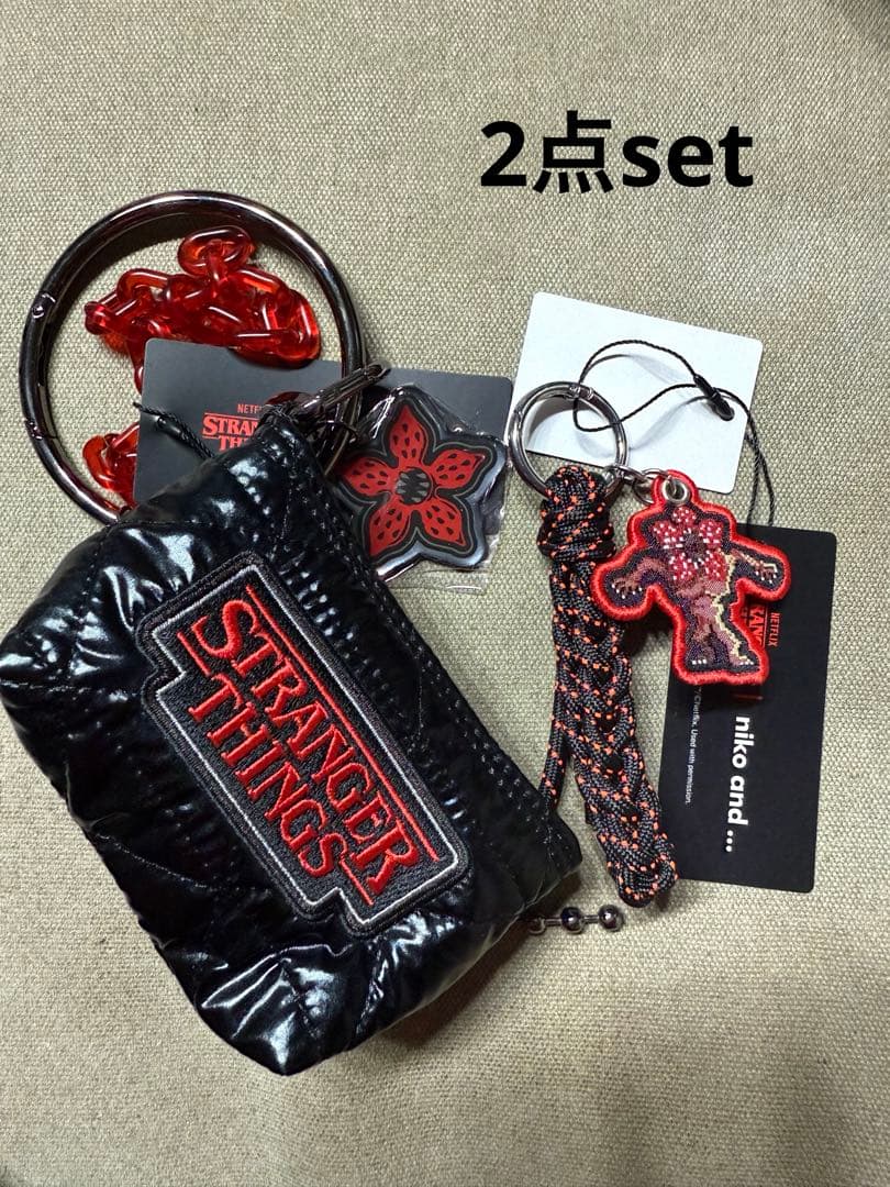 早い者勝ち⭐︎STRANGER THINGS コラボリングポーチ＆チャームセット