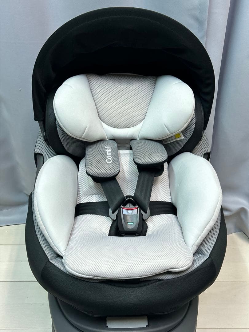 Combi コンビ THE S ISOFIX ZA-670　チャイルドシート