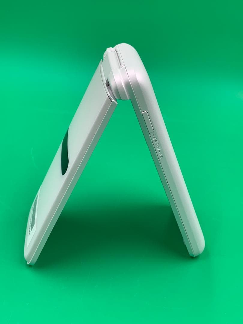 ★極美品 GRATINA KYF42 8GB SIMフリー KDDI KYF42