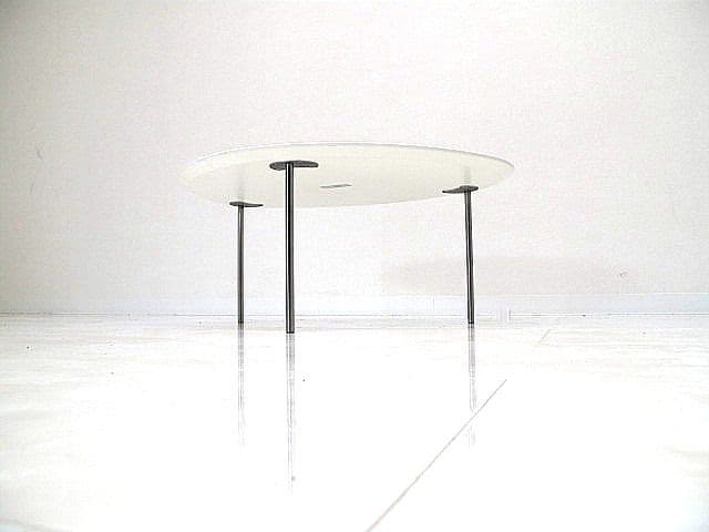 展示品 スペイン　ストュア エクリプス テーブル ホワイト センターテーブル