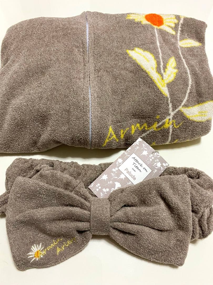 【正規品】進撃の巨人 アルミン パーカー•ヘアバンド セット Palude