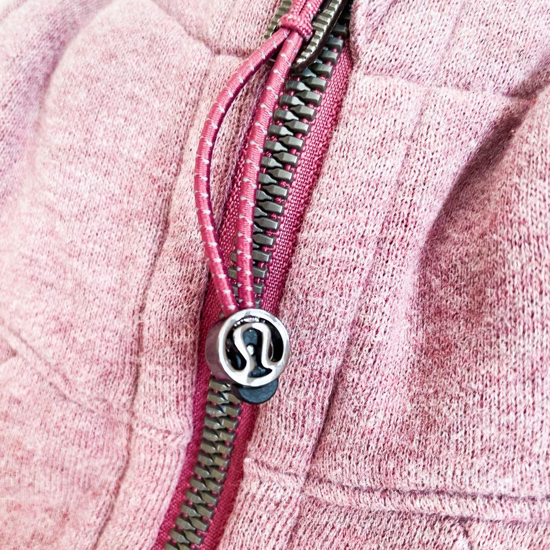 lululemonスクーバフルジップフーディー（フード付きパーカー水色）