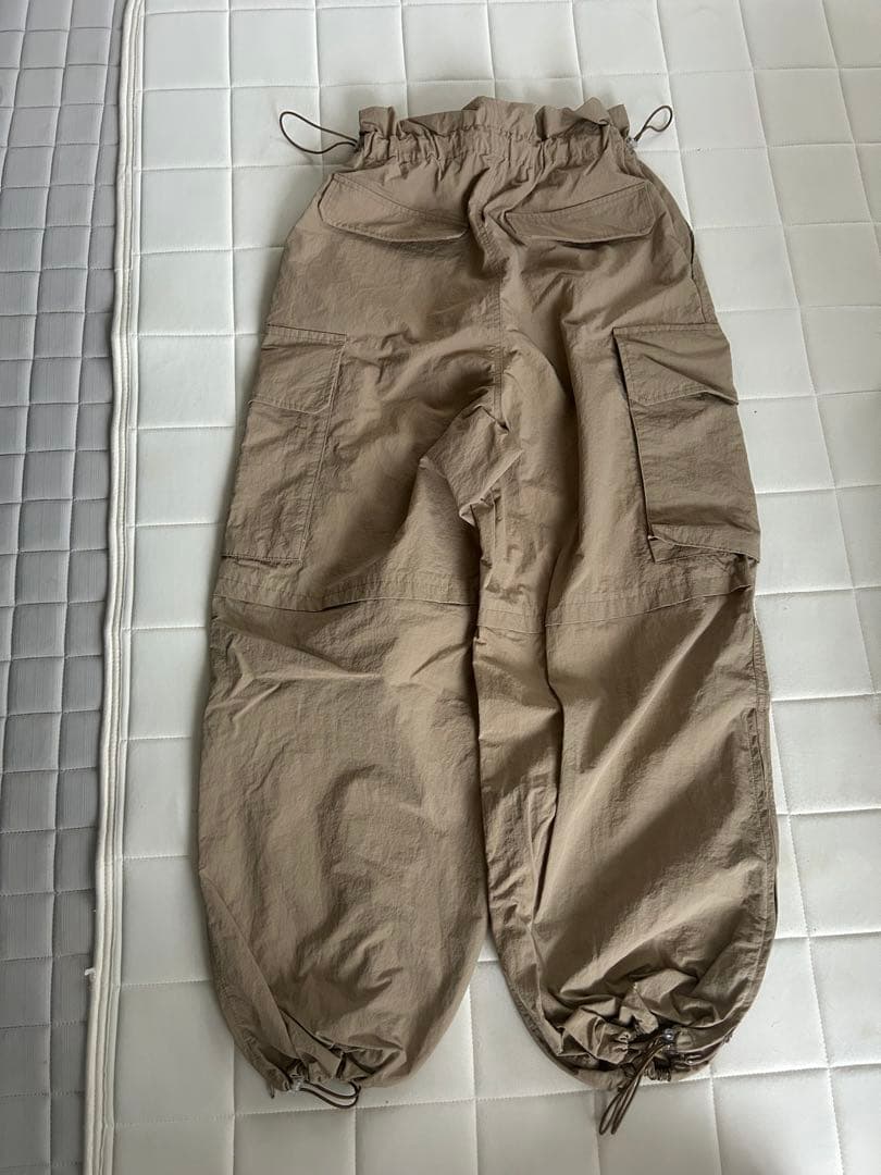 中町綾さん着用ALEXIA STAM カーゴパンツ