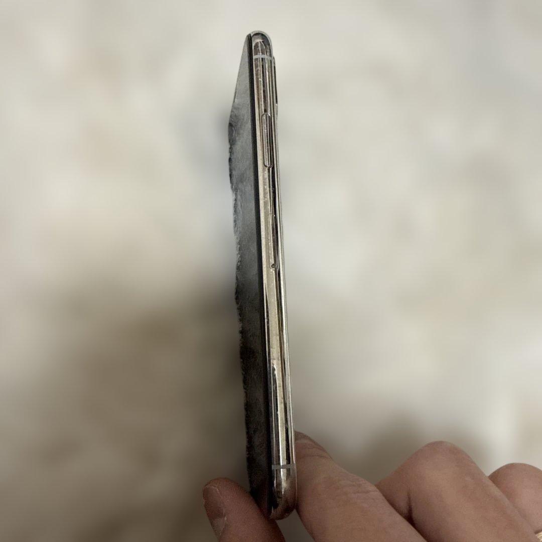 iPhone Xs 64GB シルバー SIMロックあり