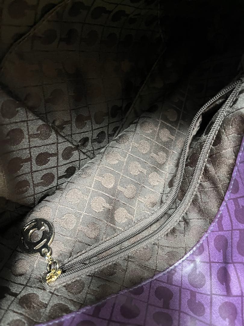 ゲラルディーニ　紫バッグ極美品