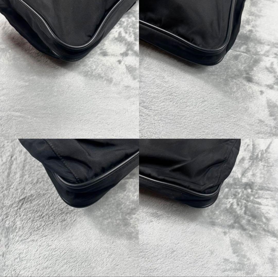 Prada プラダ ショルダーバッグ ブラック 黒 斜め掛け ナイロン 三角ロゴ