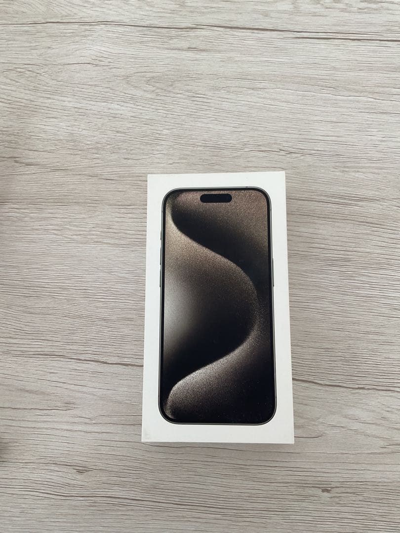 iPhone 15 pro本体(ホワイトチタニウム)