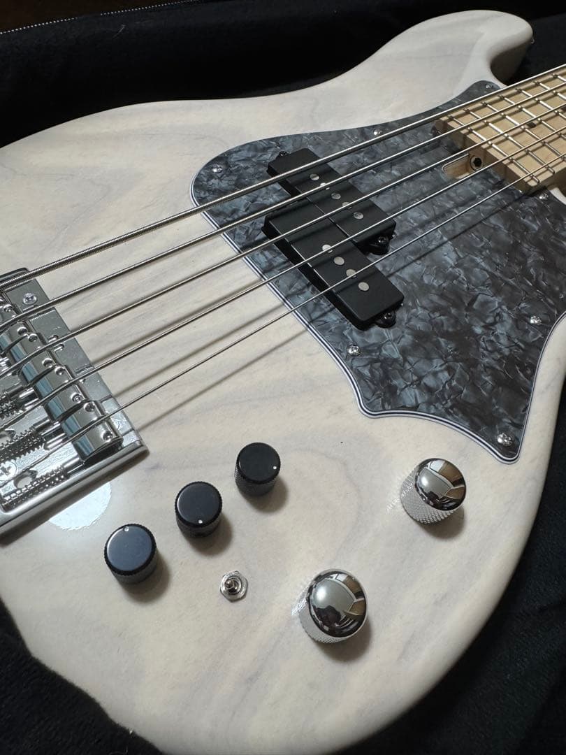 Dragonfly CLシリーズ エレキベース ホワイト