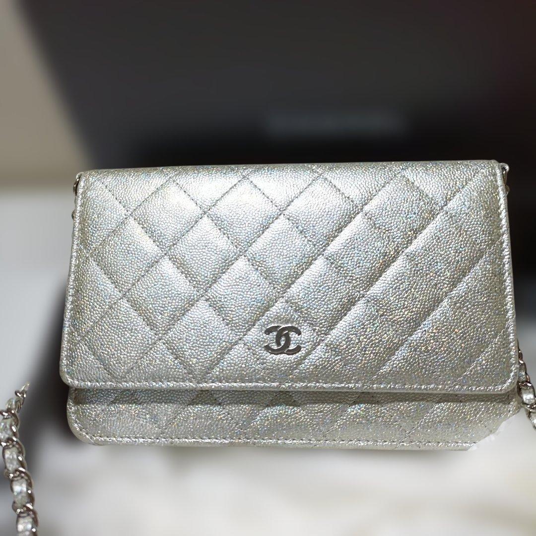 CHANEL シルバー キルティング ショルダーバッグ