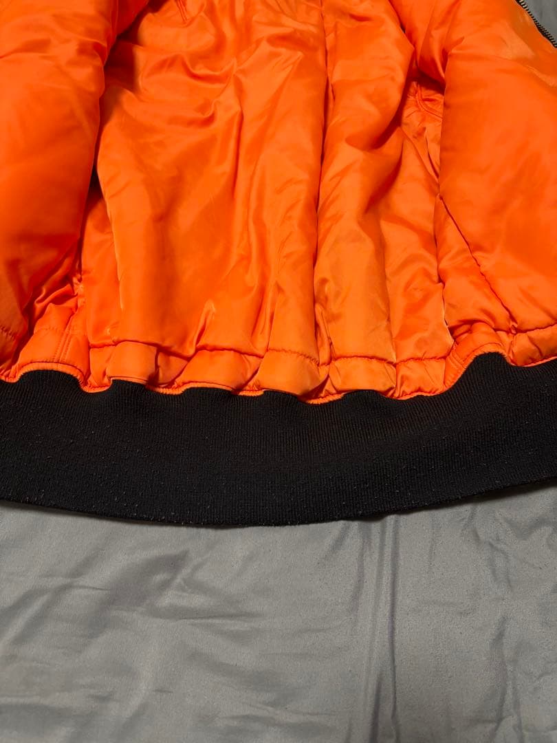 ALPHA INDUSTRIES MA-1 ブラックジャケット